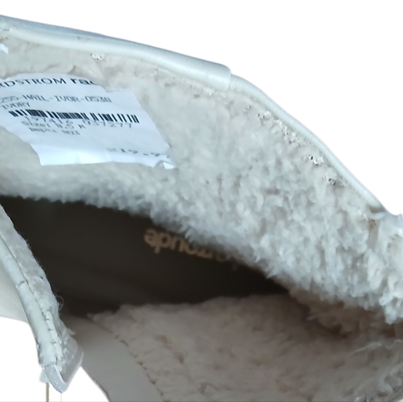 NEW! Larroude Size 8.5 Cream Leather Side Zipper Entry Boots - Picture 3 of 10